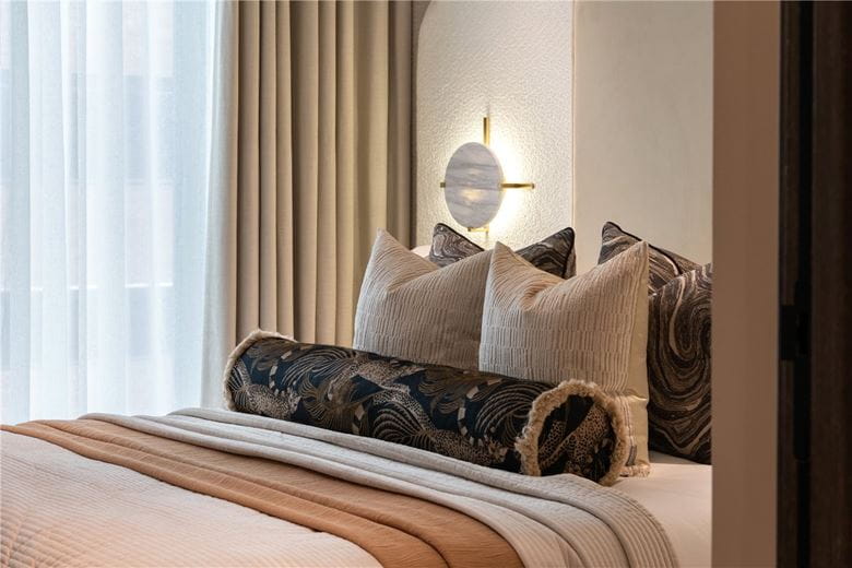 4 bedroom flat, Waterfront Drive, Chelsea Waterfront SW10 - Available