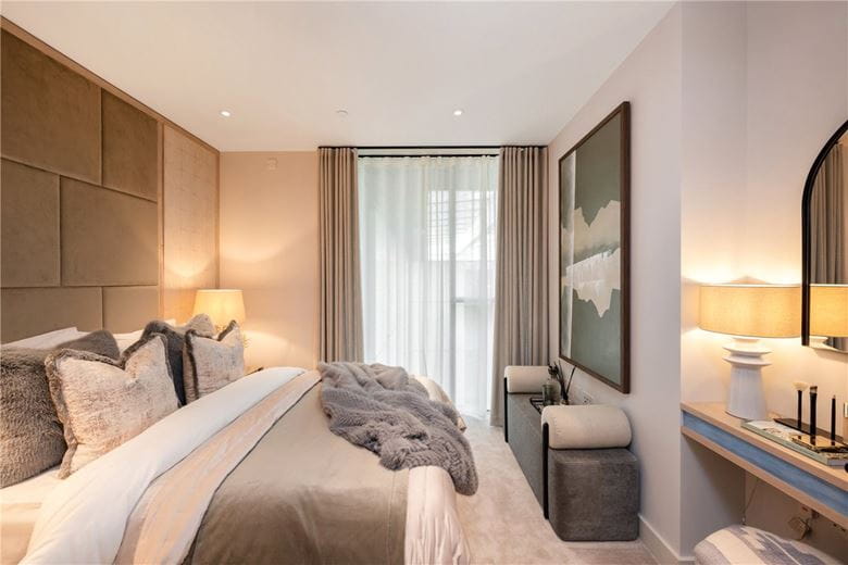 4 bedroom flat, Waterfront Drive, Chelsea Waterfront SW10 - Available