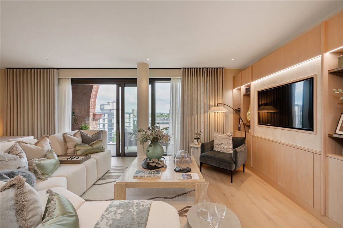 6 bedroom flat, Waterfront Drive, Chelsea Waterfront SW10 - Available
