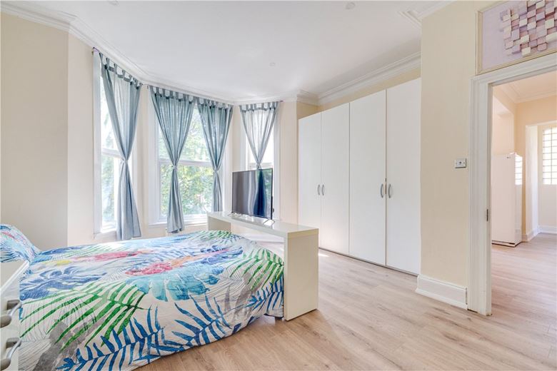 2 bedroom flat, Holland Road, West Kensington W14 - Available