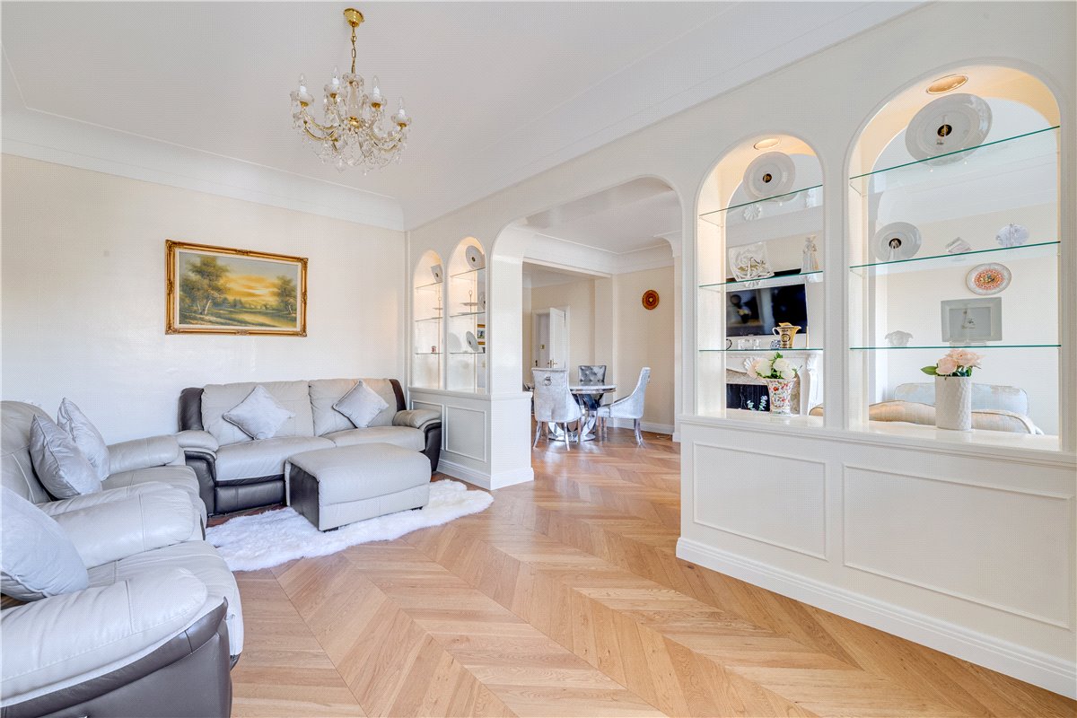 3 bedroom flat, Hyde Park Place, London W2 - Available