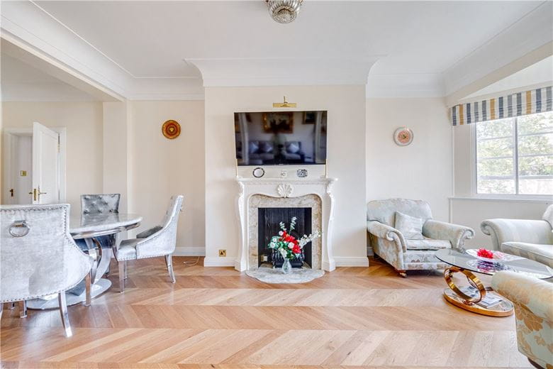 3 bedroom , Hyde Park Place, London W2 - Available
