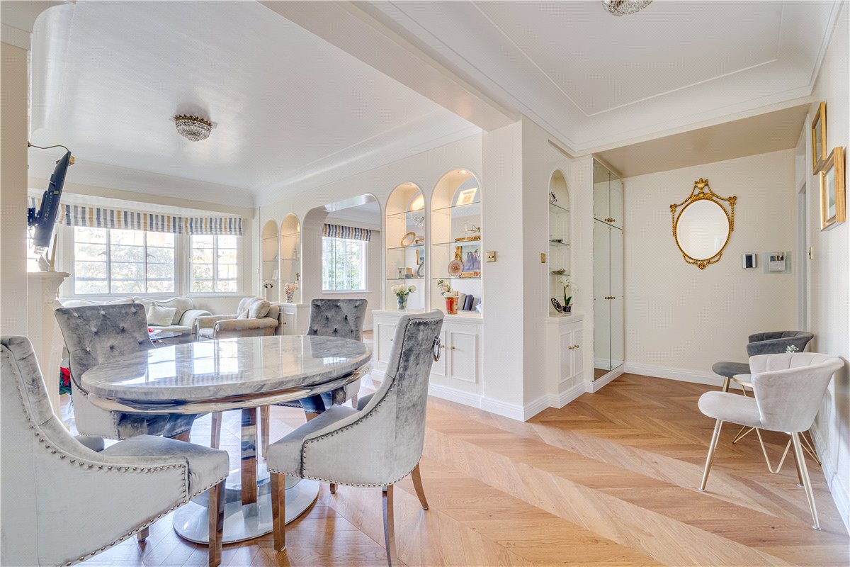 3 bedroom flat, Hyde Park Place, London W2 - Available