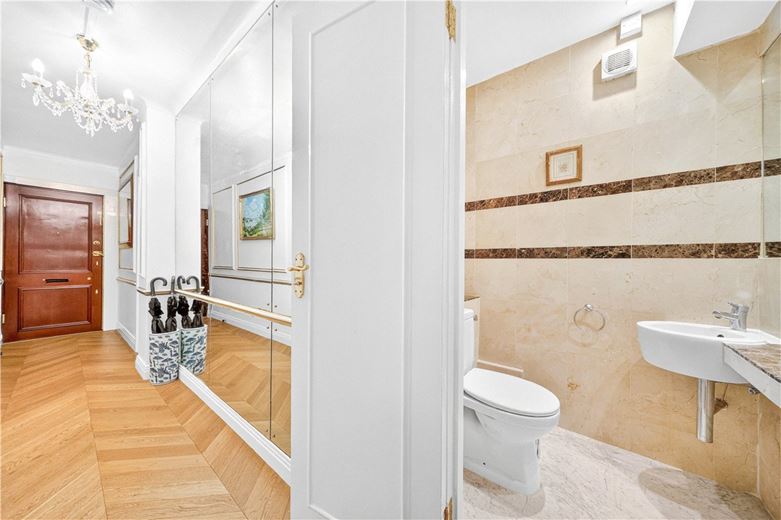 3 bedroom flat, Hyde Park Place, London W2 - Available