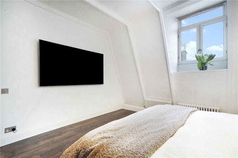 2 bedroom flat, Harrington Road, South Kensington SW7 - Available