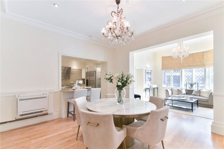 3 bedroom flat, Park Mansions, Knightsbridge SW1X - Available