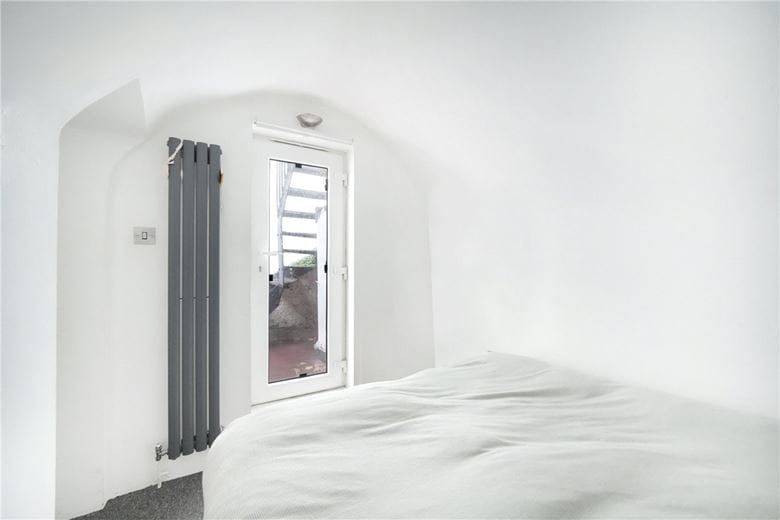 2 bedroom flat, Warwick Way, Pimlico SW1V - Available