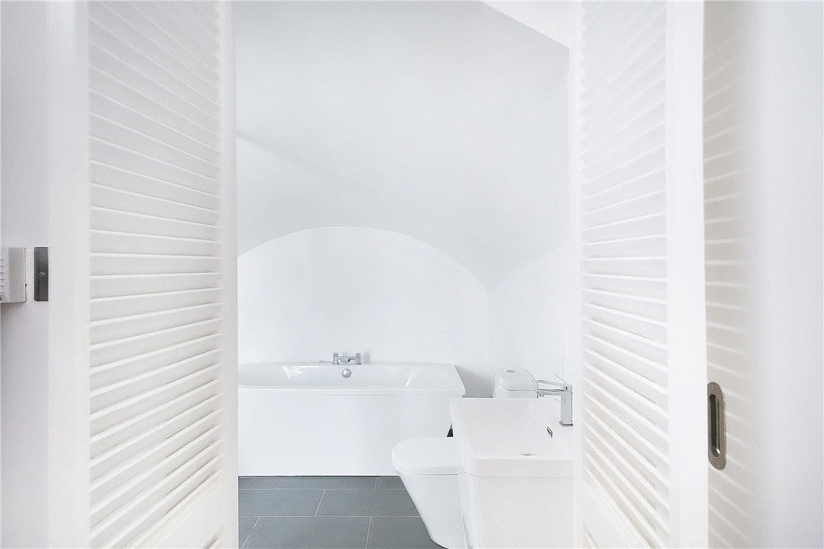 2 bedroom flat, Warwick Way, Pimlico SW1V - Available