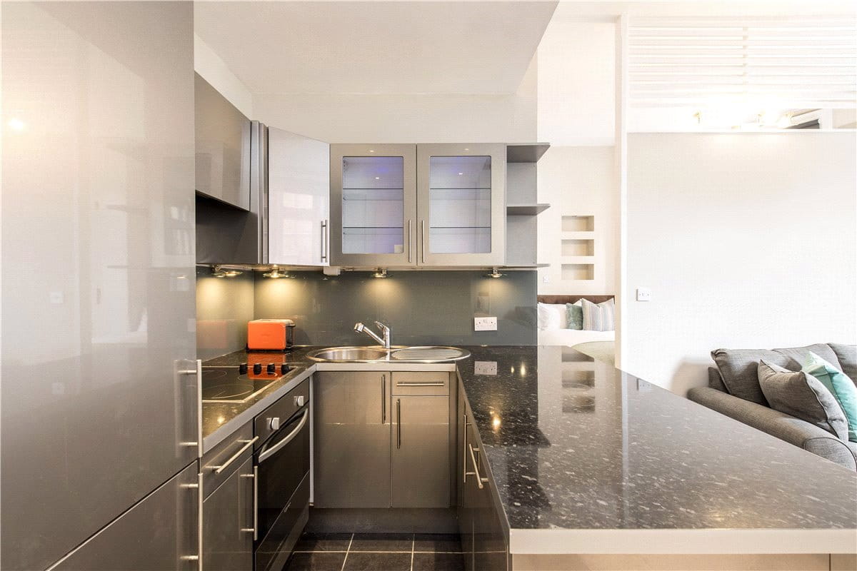  bedroom flat, Pont Street, Knightsbridge SW1X - Available