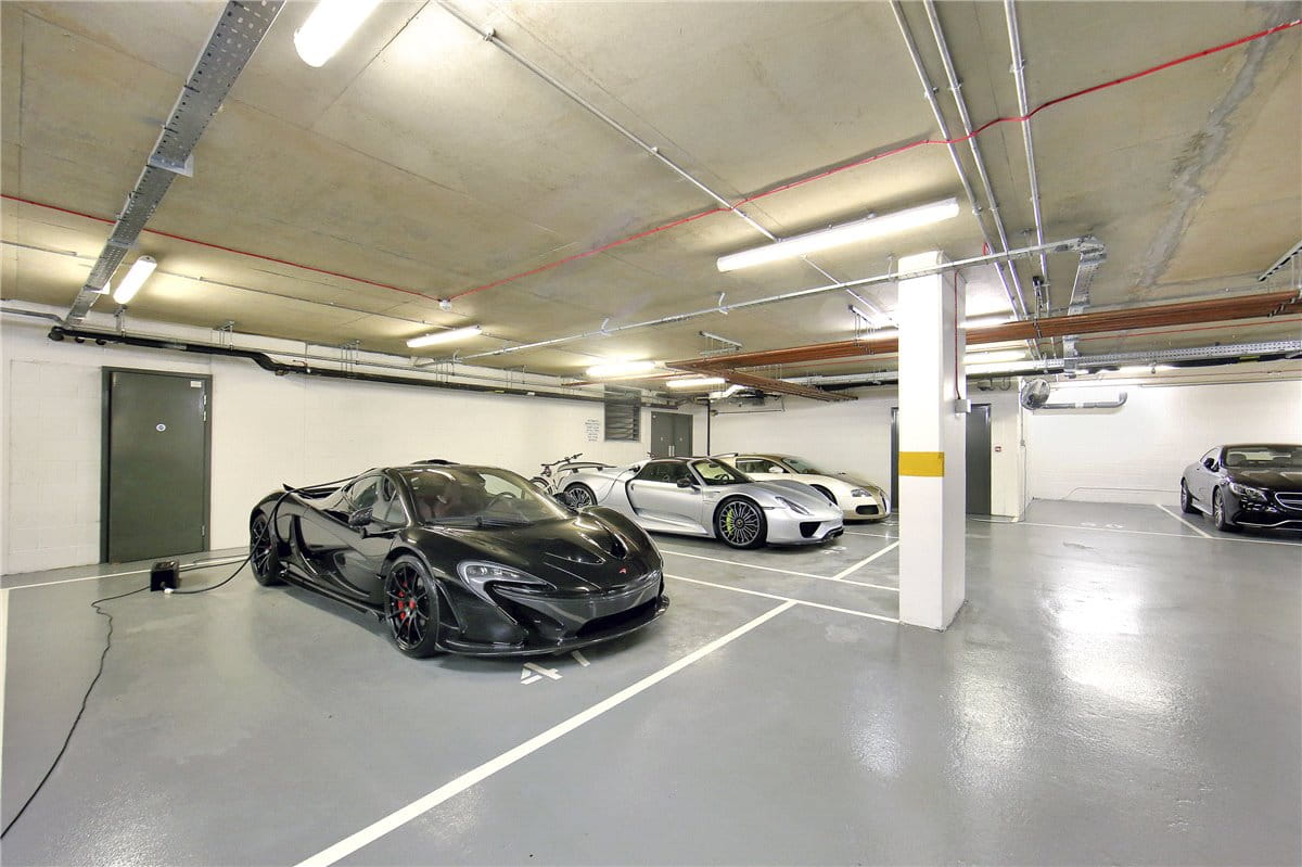 1 bedroom flat, Lancelot Place, Knightsbridge SW7 - Available