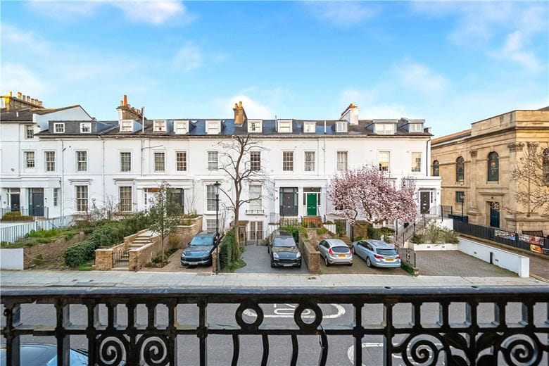 4 bedroom flat, Wynnstay Gardens, Kensington W8 - Available