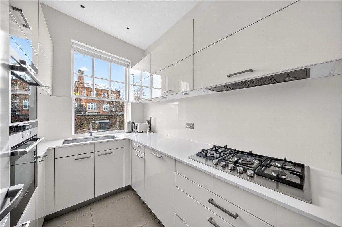 4 bedroom flat, Wynnstay Gardens, Kensington W8 - Available