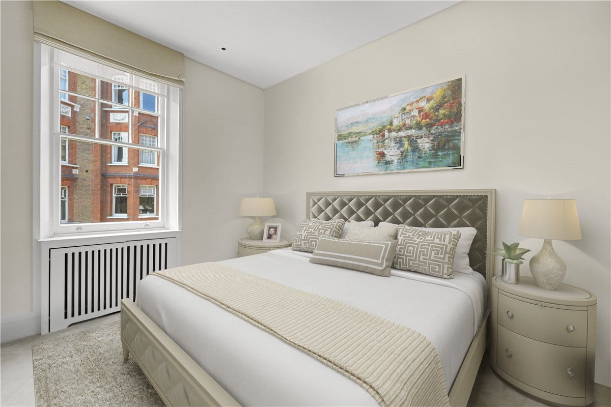 4 bedroom flat, Wynnstay Gardens, Kensington W8 - Available