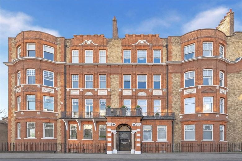 4 bedroom flat, Wynnstay Gardens, Kensington W8 - Available