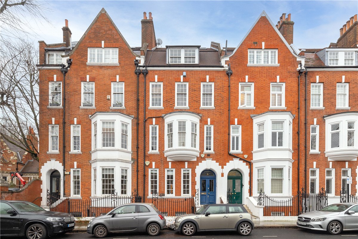 2 bedroom flat, Holland Park Road, Holland Park W14 - Available