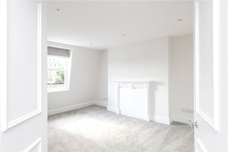 2 bedroom flat, Coleherne Road, London SW10 - Available