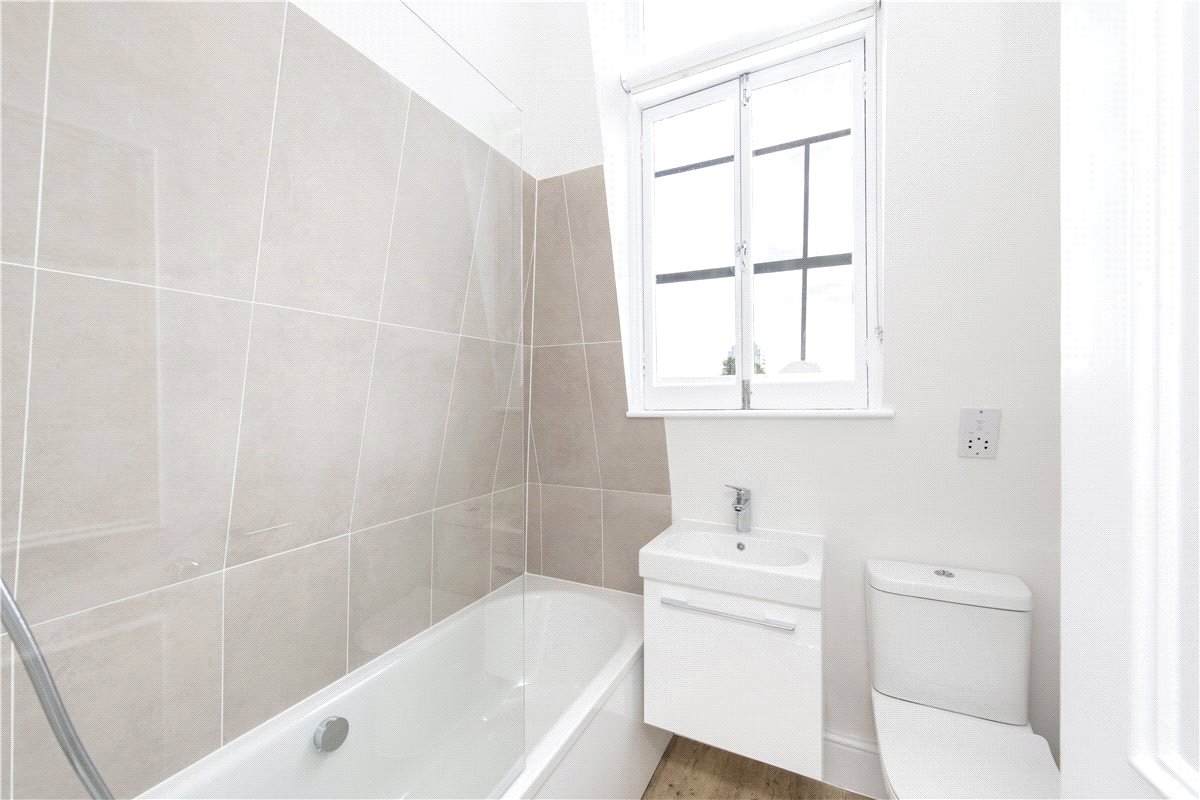 2 bedroom flat, Coleherne Road, West Brompton SW10 - Available