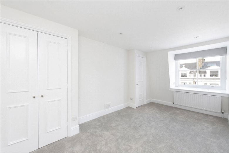2 bedroom flat, Coleherne Road, West Brompton SW10 - Available