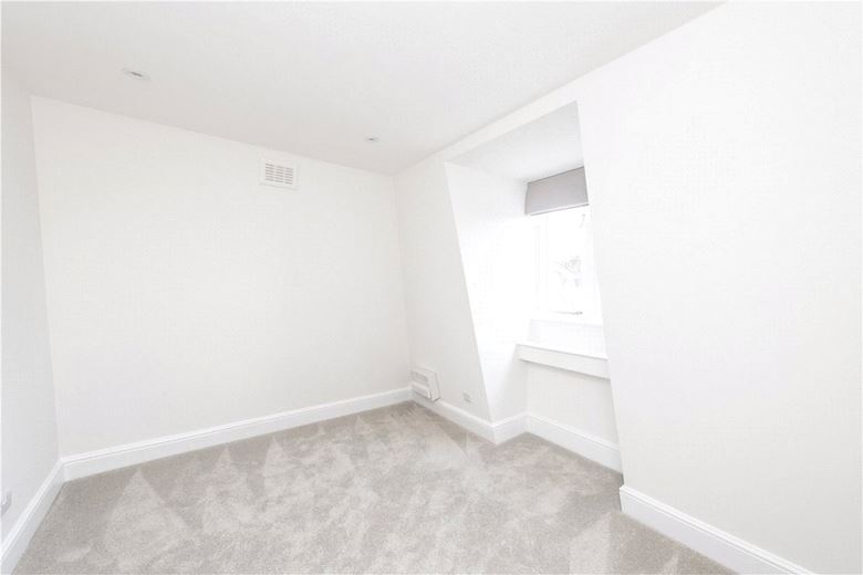 2 bedroom flat, Coleherne Road, West Brompton SW10 - Available
