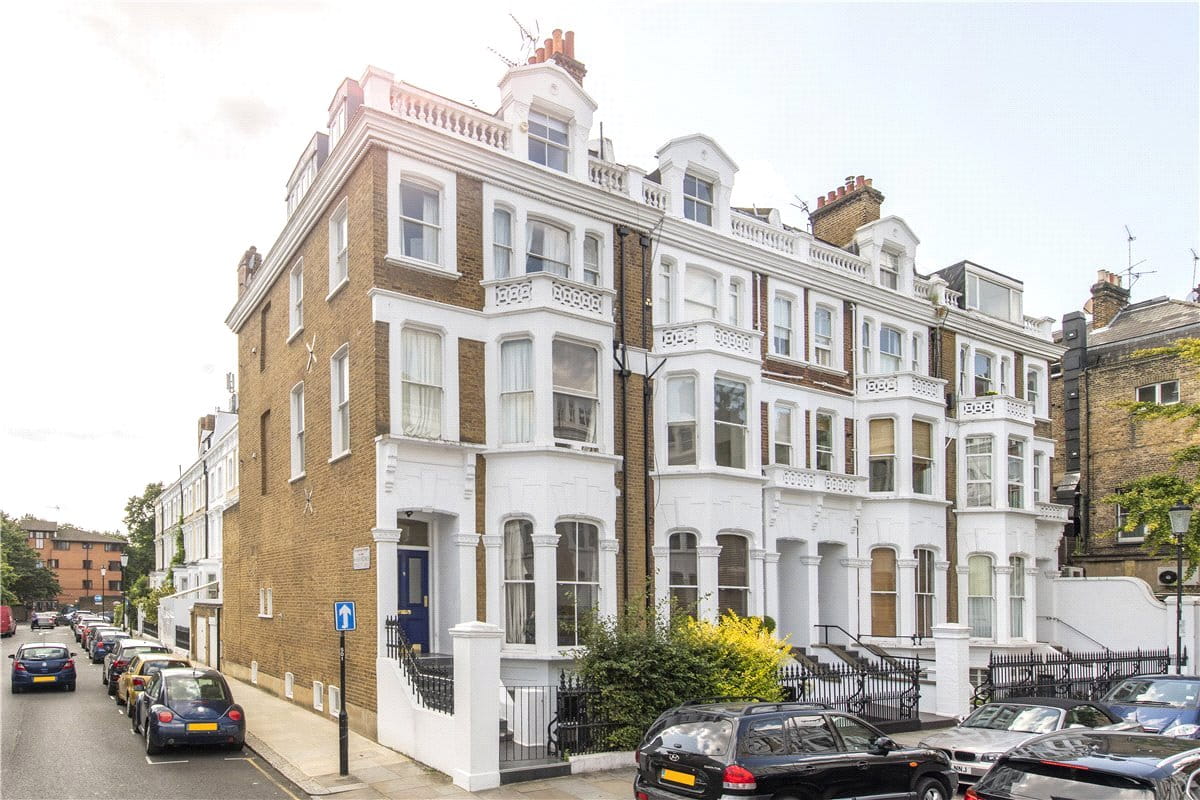 2 bedroom flat, Coleherne Road, West Brompton SW10 - Available