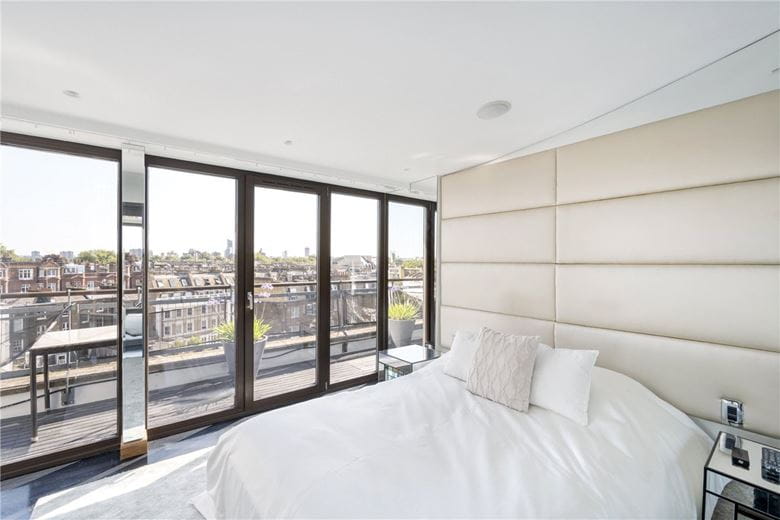 3 bedroom flat, Harrington Road, South Kensington SW7 - Available