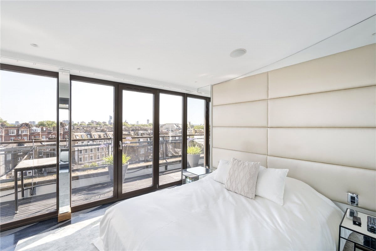 3 bedroom flat, Harrington Road, South Kensington SW7 - Available