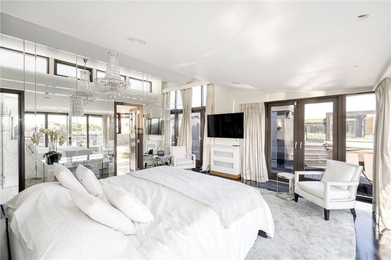 3 bedroom flat, Harrington Road, South Kensington SW7 - Available