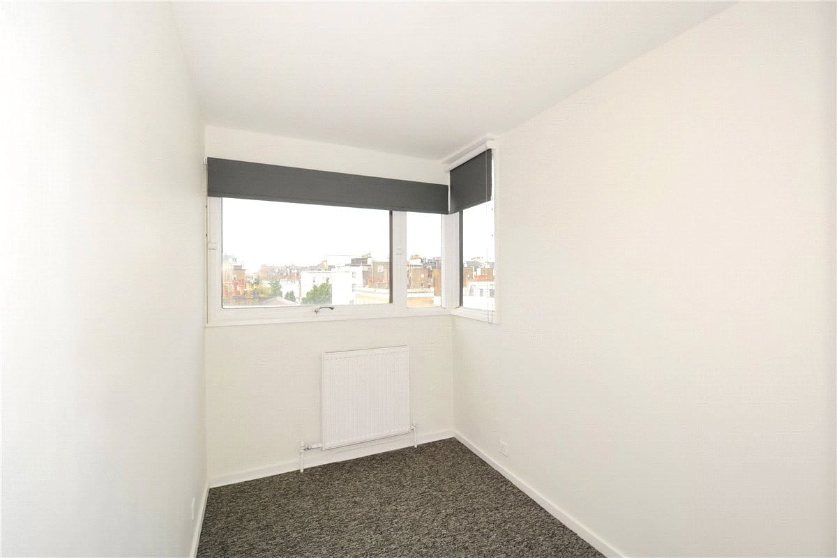 3 bedroom flat, Tachbrook Street, Pimlico SW1V - Available