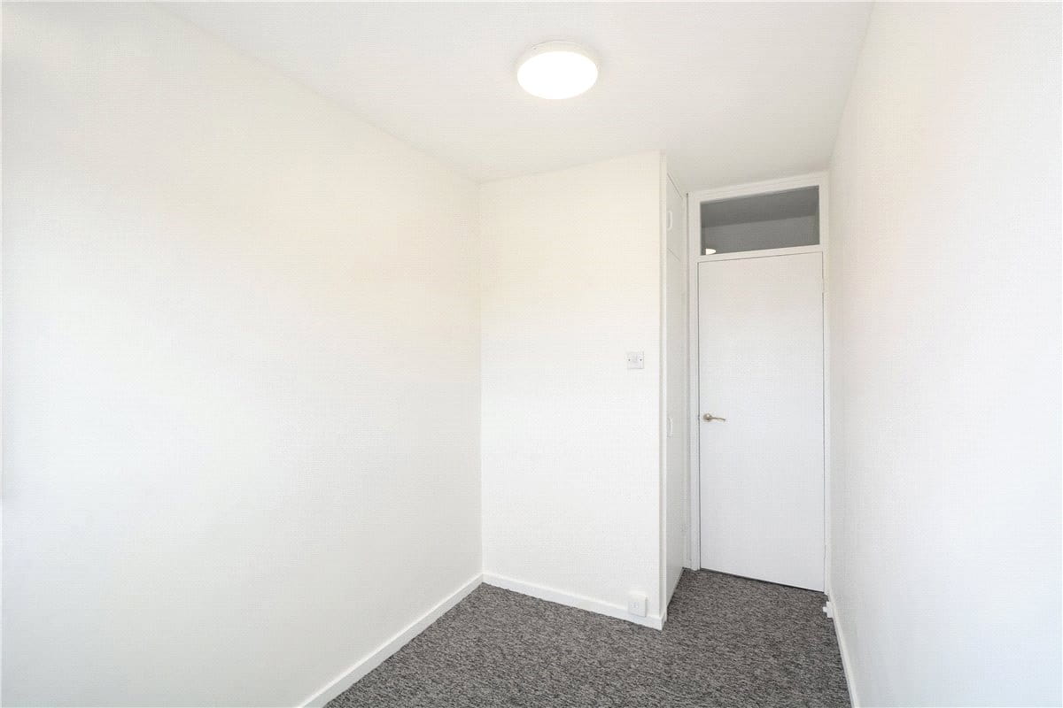 3 bedroom flat, Tachbrook Street, Pimlico SW1V - Available