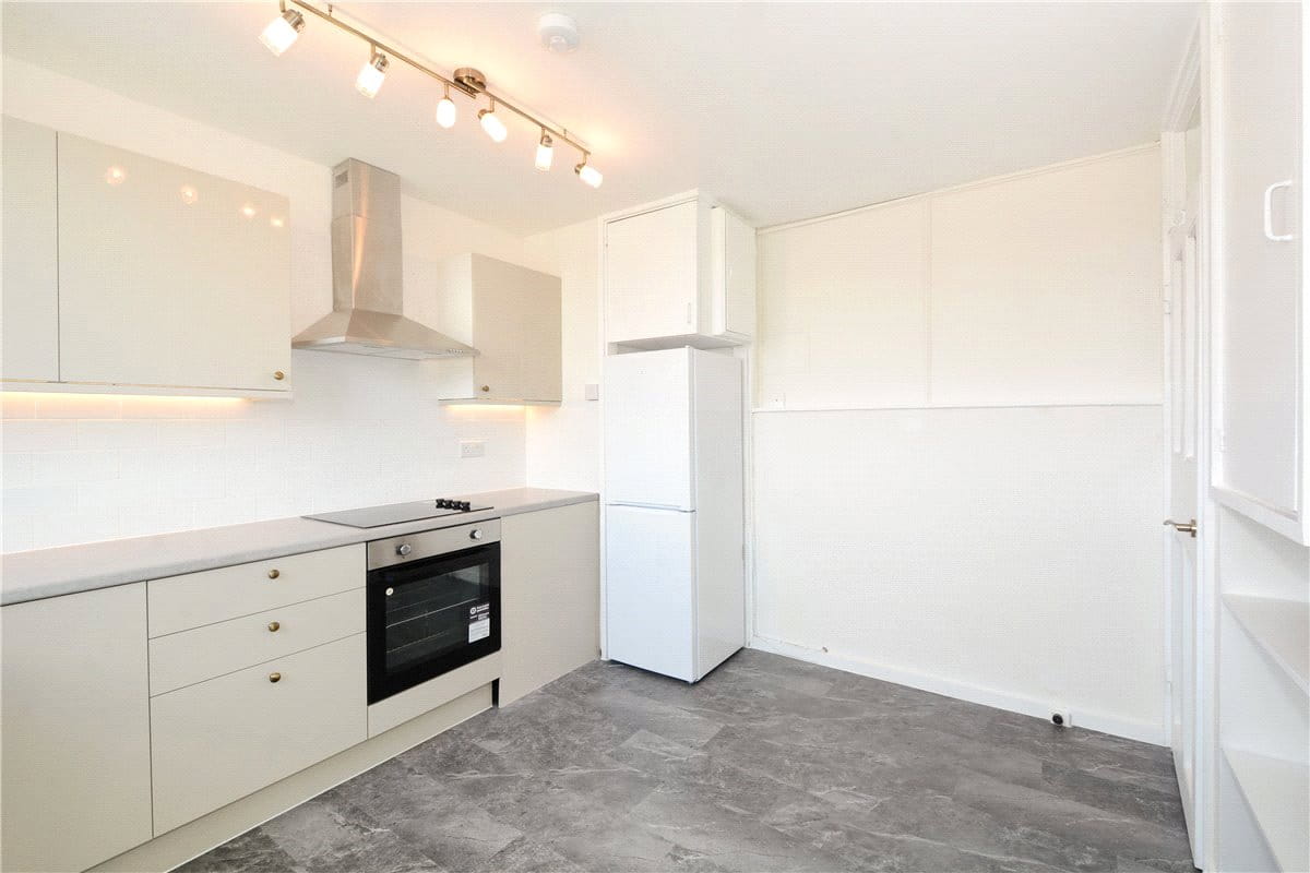 3 bedroom flat, Tachbrook Street, Pimlico SW1V - Available