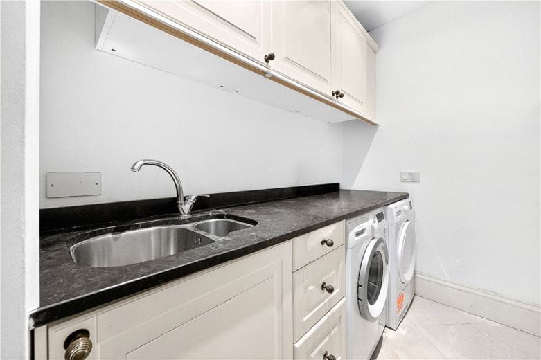 4 bedroom maisonette, Harrington Gardens, South Kensington SW7 - Available