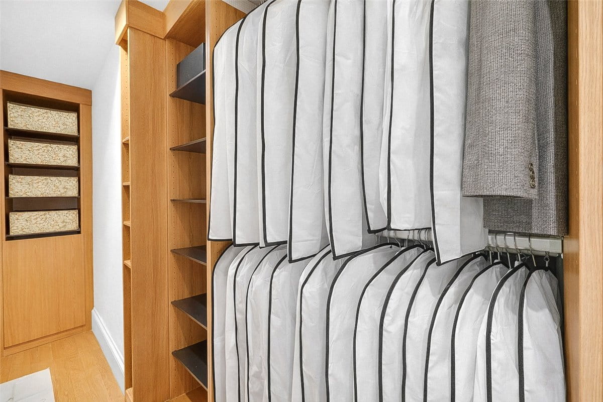 4 bedroom maisonette, Harrington Gardens, South Kensington SW7 - Available