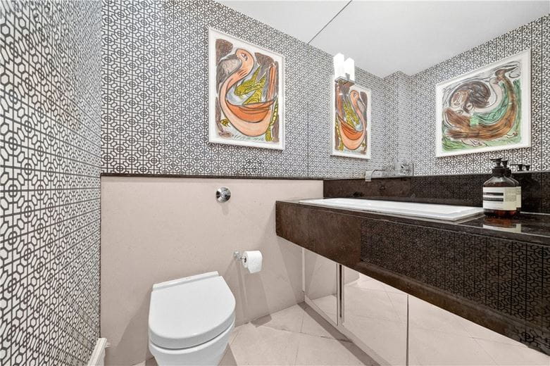 4 bedroom maisonette, Harrington Gardens, South Kensington SW7 - Available