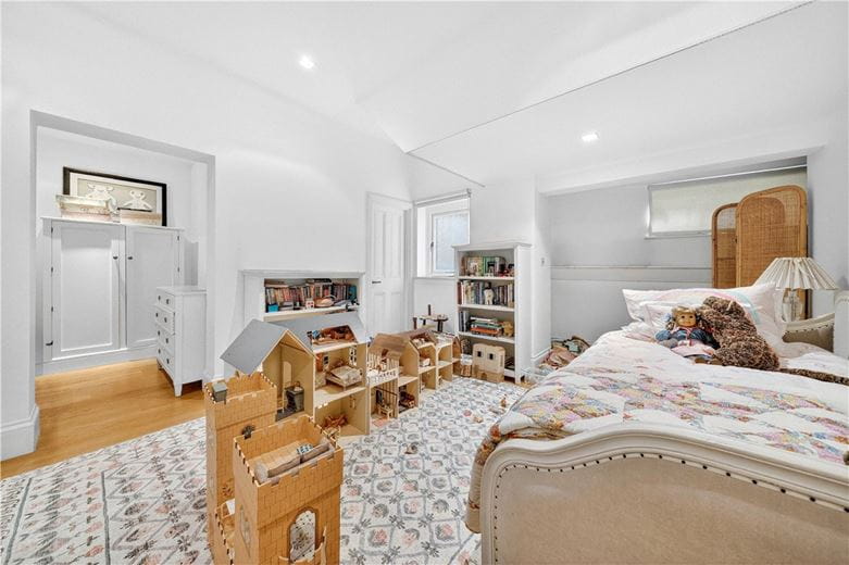 4 bedroom maisonette, Harrington Gardens, South Kensington SW7 - Available