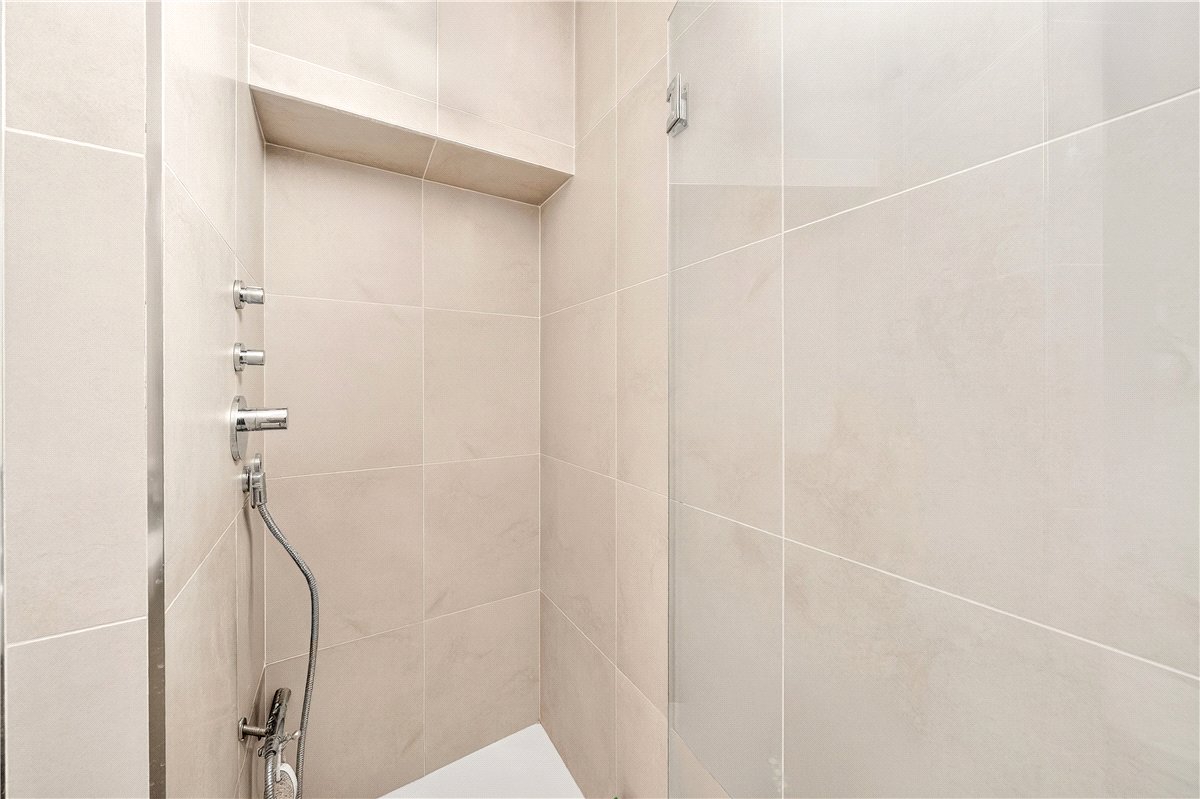 4 bedroom maisonette, Harrington Gardens, South Kensington SW7 - Available