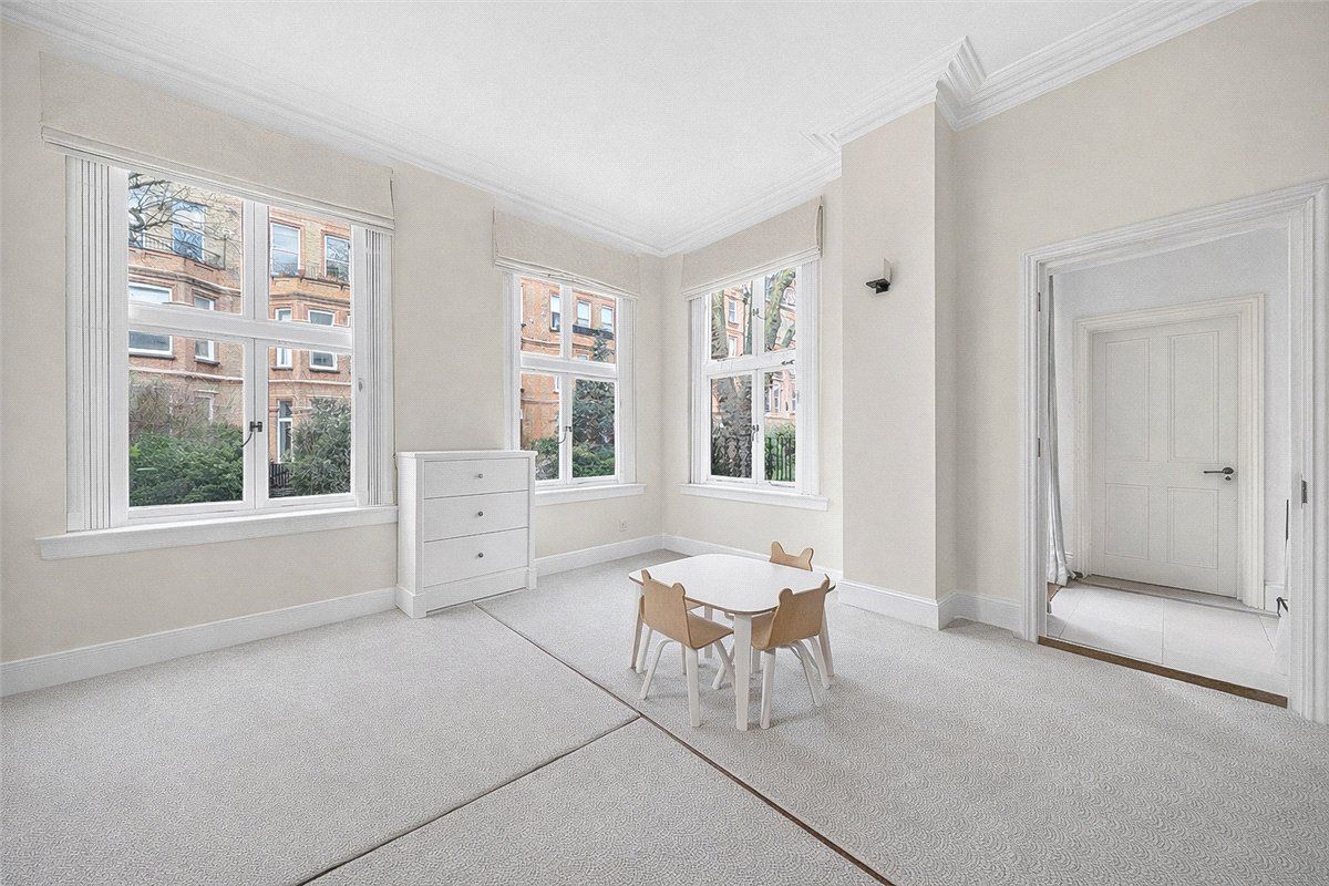 4 bedroom maisonette, Harrington Gardens, South Kensington SW7 - Available