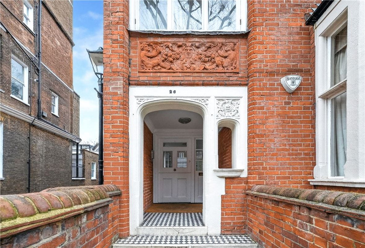 4 bedroom maisonette, Harrington Gardens, South Kensington SW7 - Available