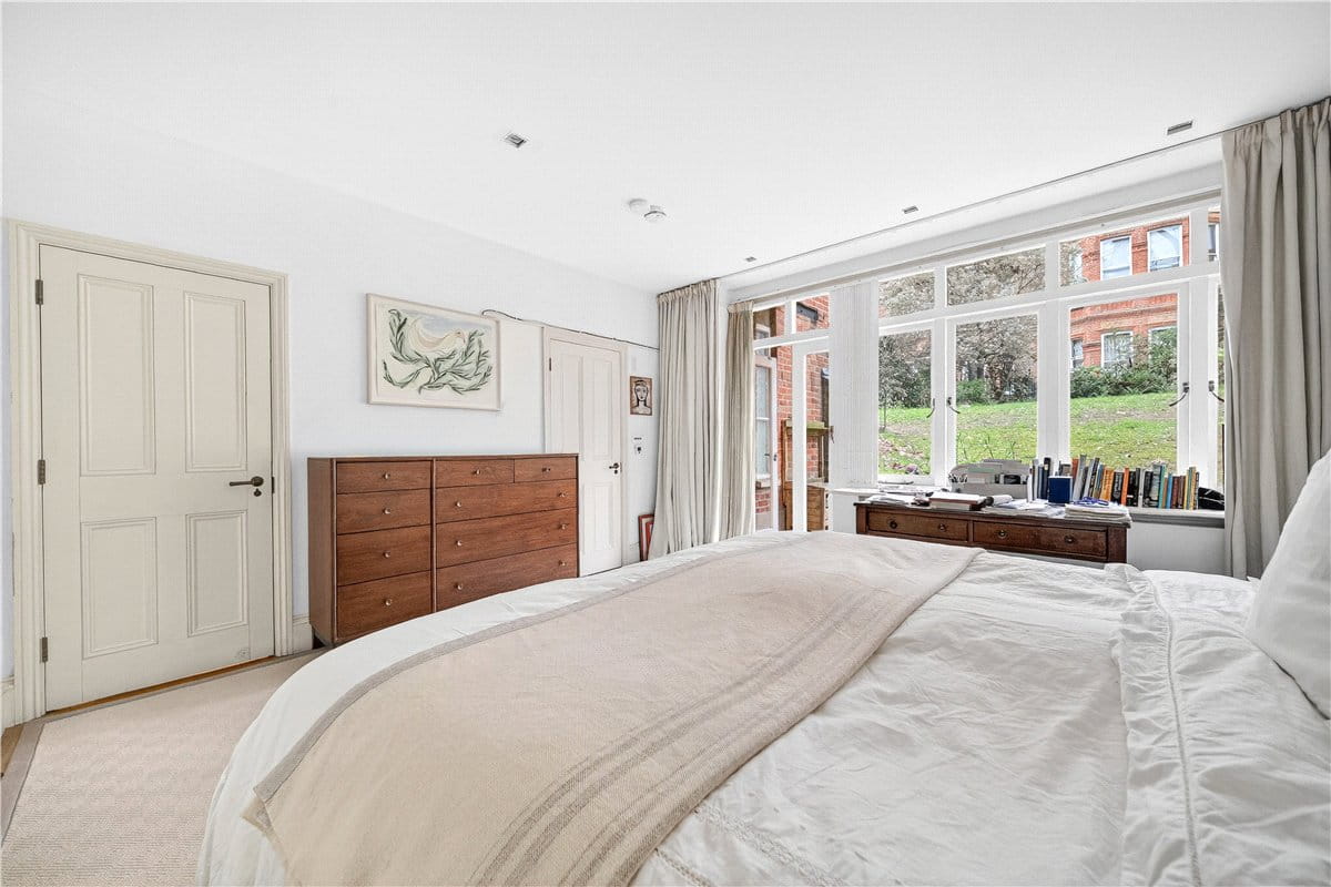 4 bedroom maisonette, Harrington Gardens, South Kensington SW7 - Available