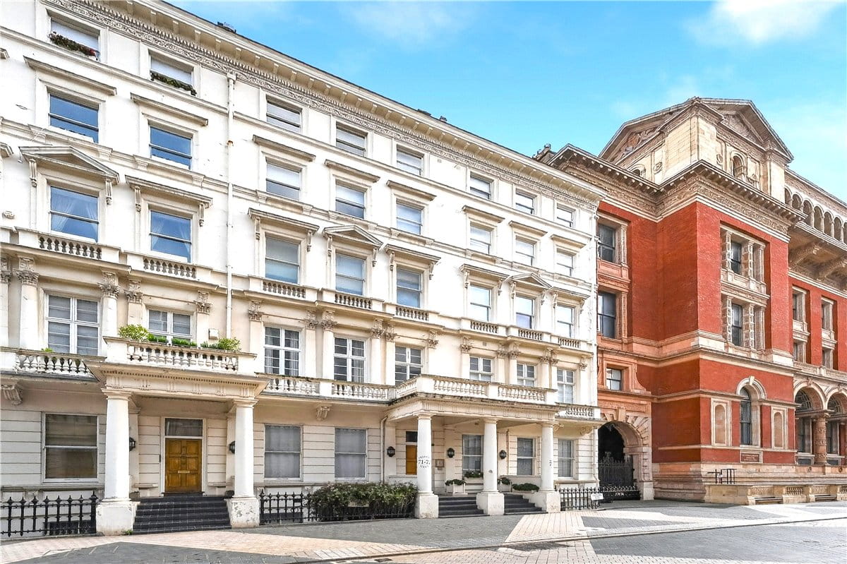 2 bedroom flat, Prince's Gate, South Kensington SW7 - Available