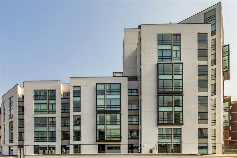 2 bedroom flat, Holland Park Avenue, Holland Park W11 - Available