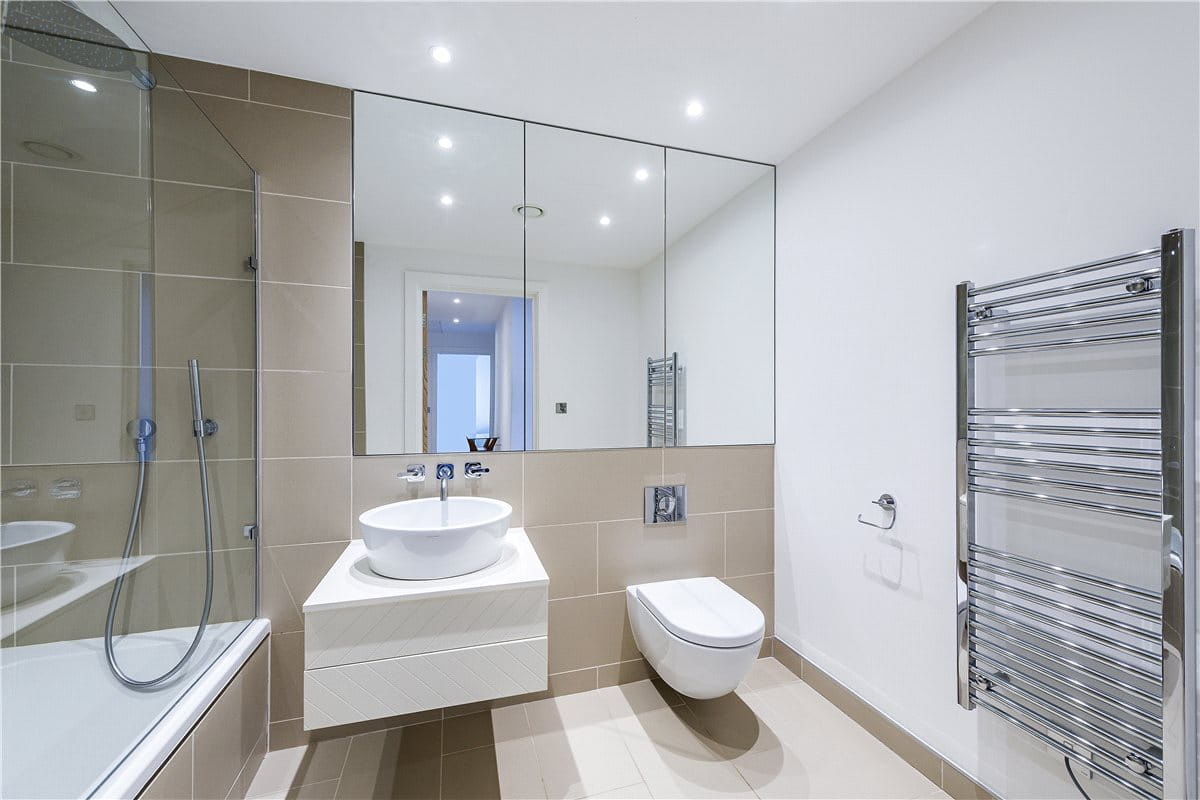 2 bedroom flat, Holland Park Avenue, Holland Park W11 - Available