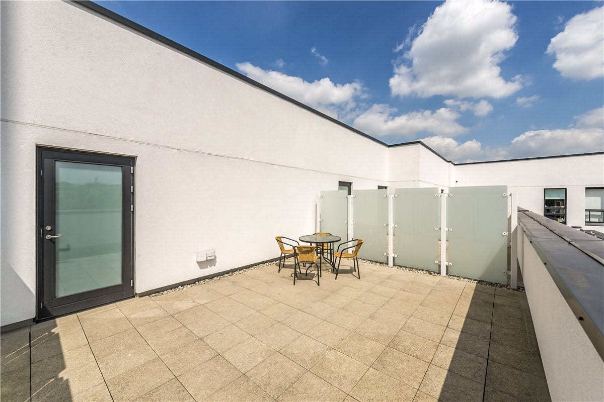 2 bedroom flat, Holland Park Avenue, Holland Park W11 - Available