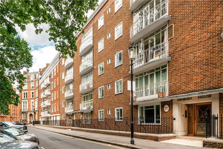 3 bedroom flat, Hans Place, Chelsea SW1X - Available