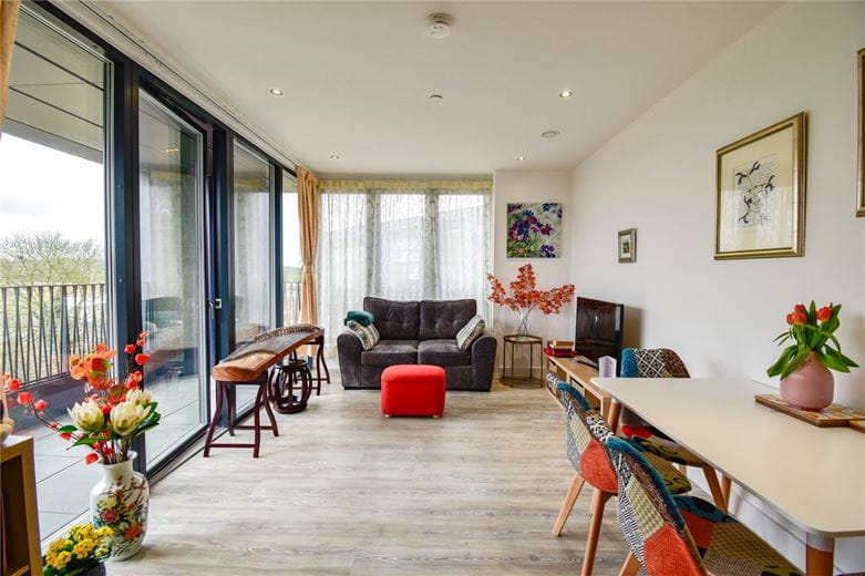 2 bedroom flat, Turing Way, Cambridge CB3 - Available