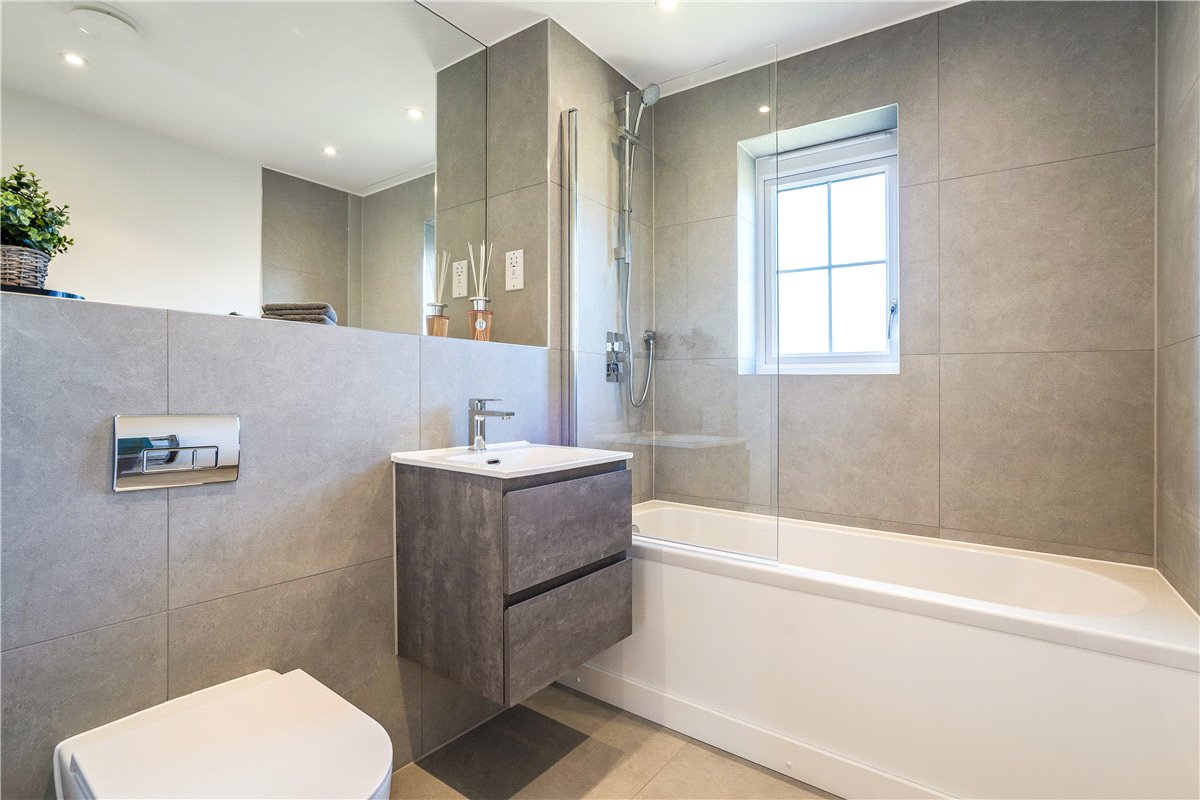 3 bedroom house, New Road, Haddenham CB6 - Available