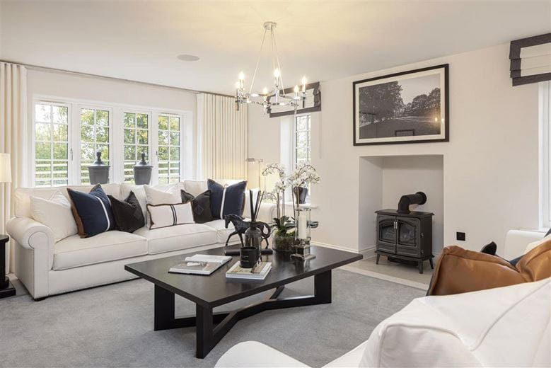 5 bedroom house, Hayfield Lodge, Over CB24 - Available