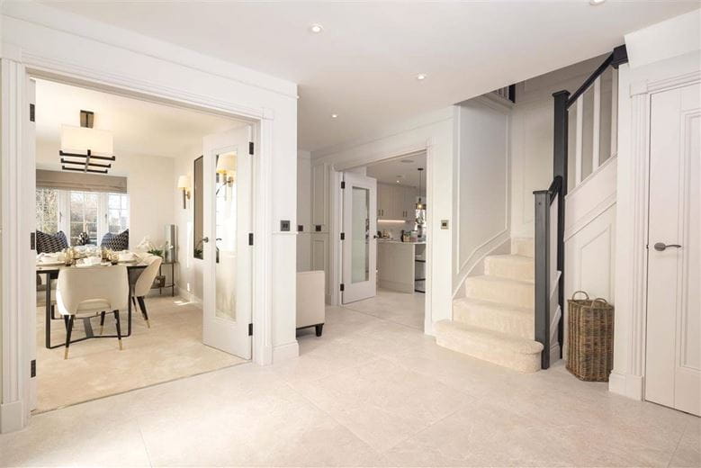 5 bedroom house, Hayfield Lodge, Over CB24 - Available