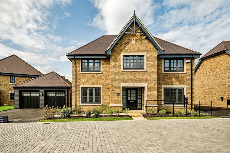 5 bedroom house, Hayfield Lodge, Over CB24 - Available