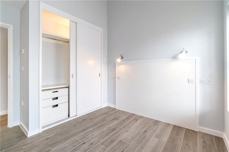 1 bedroom flat, Eagle Yard, Great Eastern Street CB1 - Available