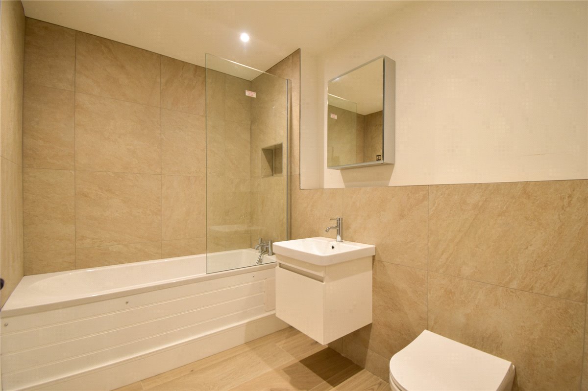 4 bedroom house, Hauxton Road, Little Shelford CB22 - Sold